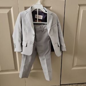 2T Gray Two-Piece Suit